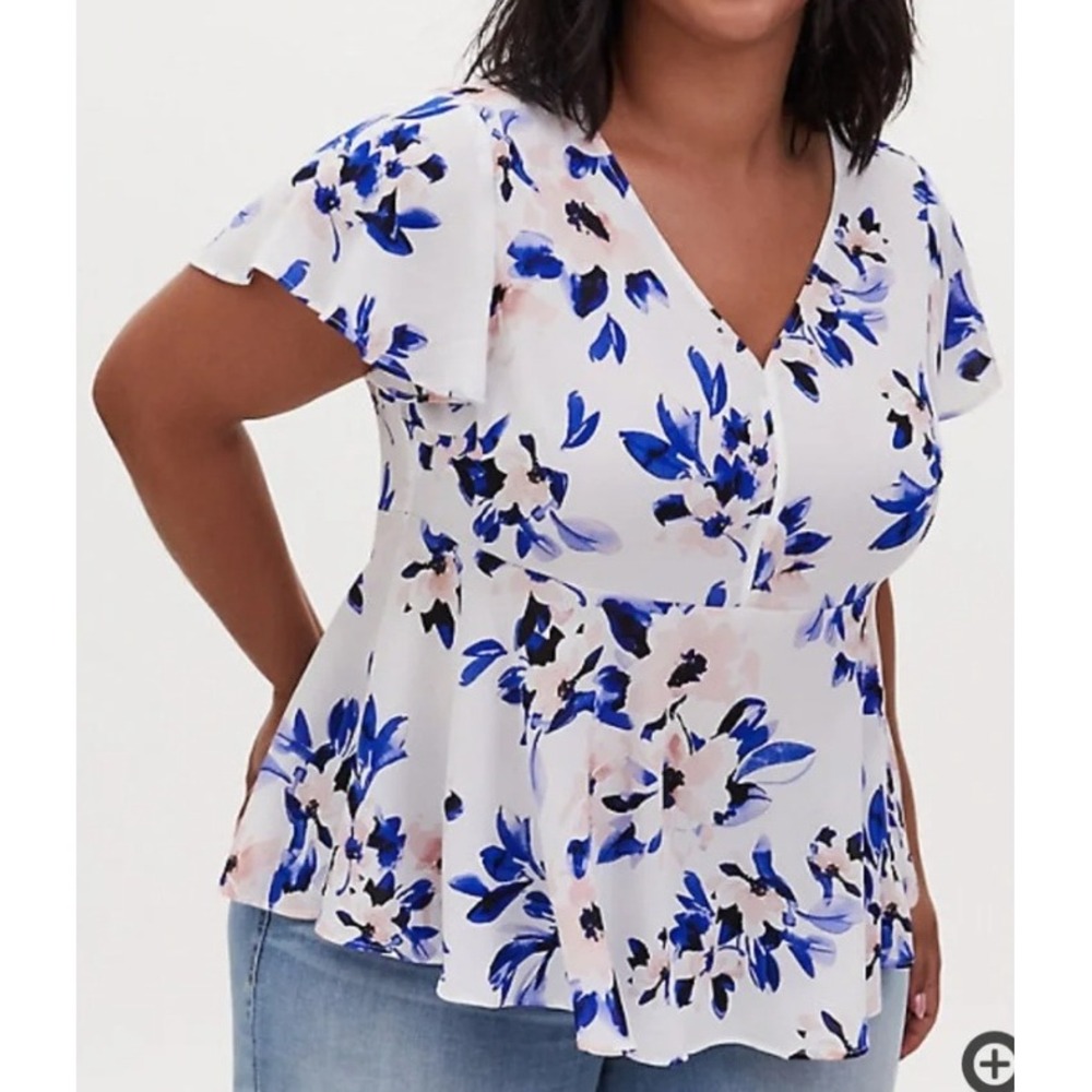 Torrid Peplum Blouse size 3X White Blue Floral Flutter Sleeve V-Neck Top